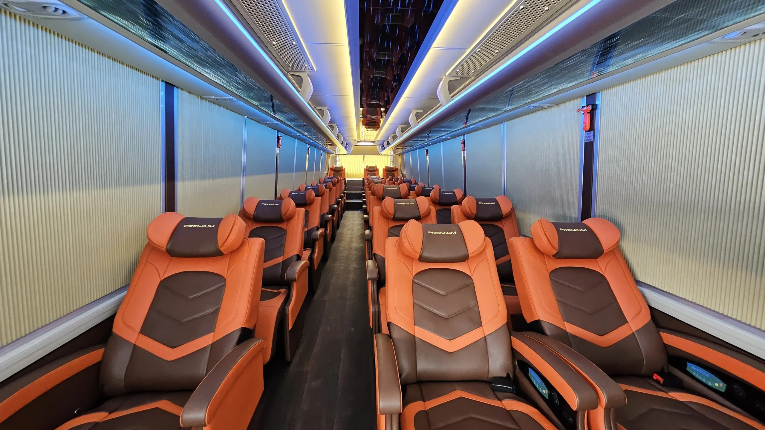 Thuê Xe Limousine 28 Chỗ Tại TP.HCM – Giá Tốt, Xe VIP | Phong Cảnh