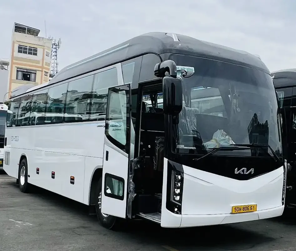 Xe du lịch có tài xế phục vụ tour dài ngày
