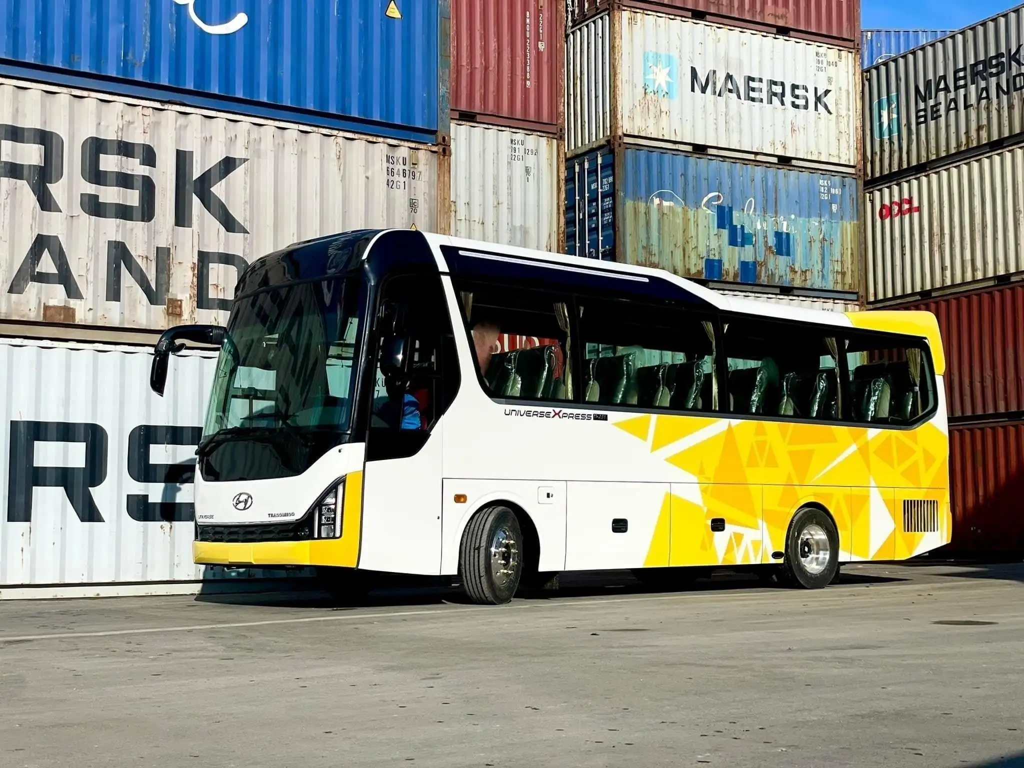 Xe 16, 29, 45 chỗ đưa đón khách tại sân bay